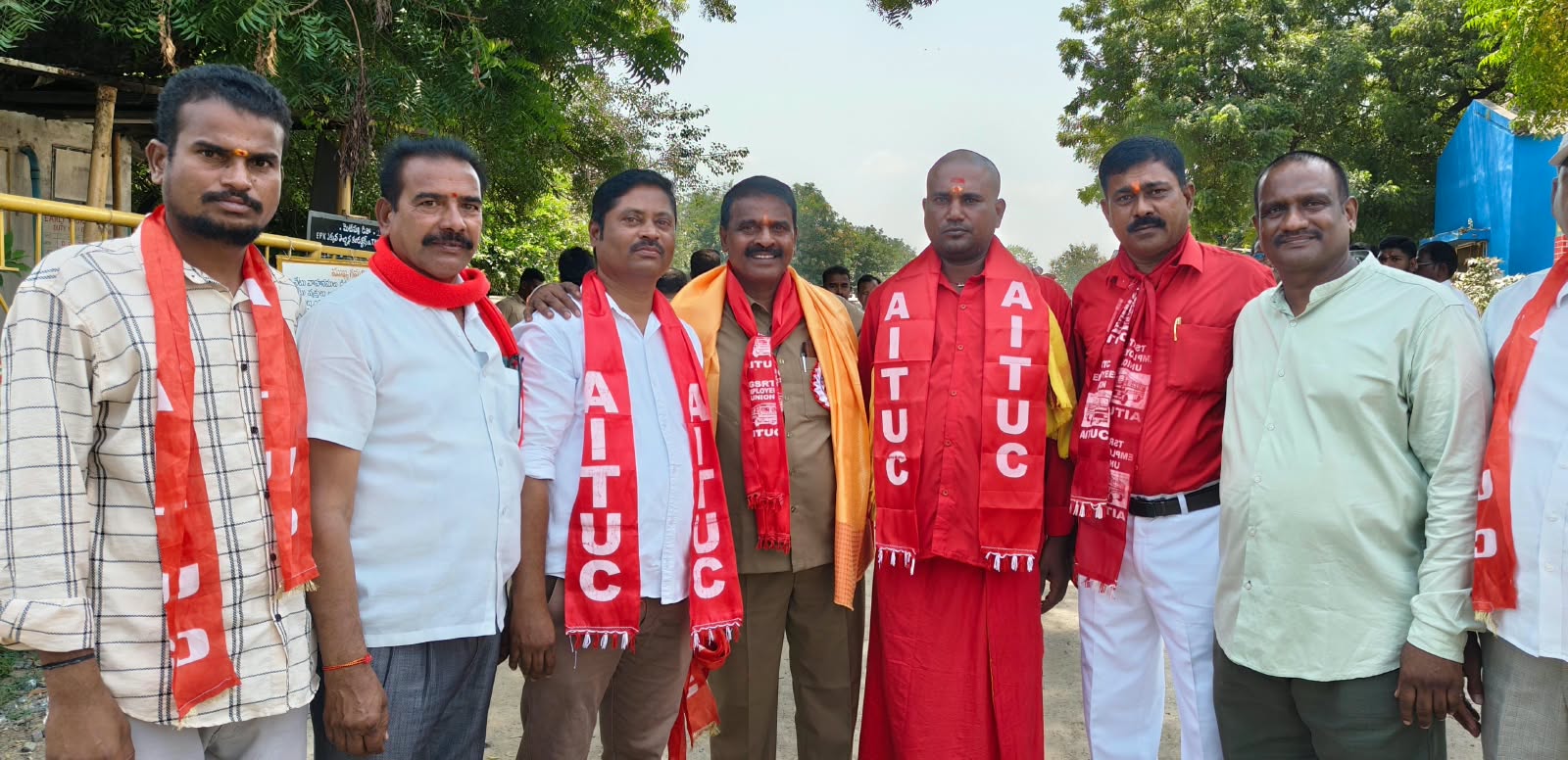 మెట్‌పల్లి, కోరుట్ల ఆర్టీసీ డిపోలలో ఐక్య కూటమి ఎన్నికల ప్రచారం! - Additional Image